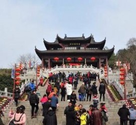 扬中湖北旅游攻略(七月湖北旅游攻略)