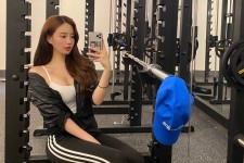 扬中我是一名瑜伽锻练外加兼职模特(我是一名瑜伽锻练外加兼职模特小说)