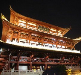 扬中长沙旅游攻略(长沙旅游攻略景点必去长沙美食街)