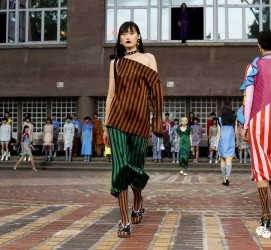 扬中广西民族大学兼职模特李琳(2022年即将升为公办的大学)