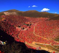 扬中色达旅游攻略(成都到色达旅游攻略)