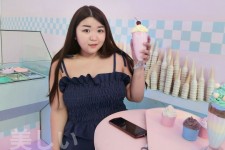 扬中胖模(胖模特穿衣搭配图片)