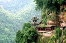 扬中四川旅游攻略(四川旅游攻略路线图)