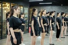 扬中兼职模特进修班(学生怎么兼职模特)
