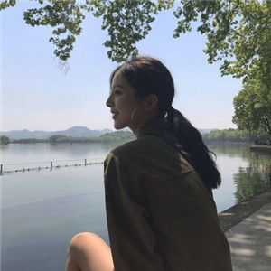 扬中私人伴游网带你看到天际，白色盐湖无际，蓝色天空无边
