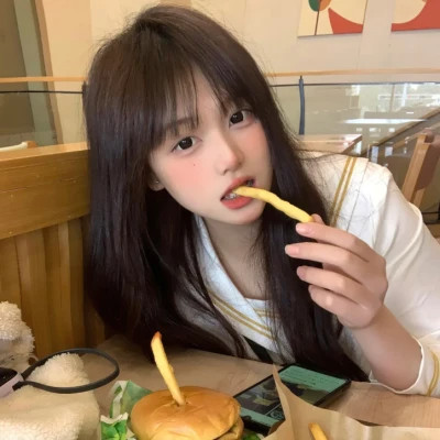 扬中伴游女生李欣怡的资料