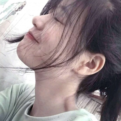 扬中伴游女生烟雨蒙蒙的资料