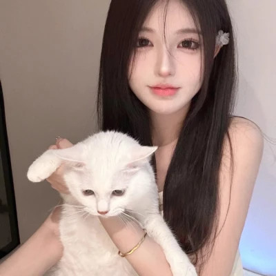 扬中伴游女生陈露晞的资料