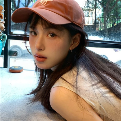 扬中伴游女生杨梦研的资料