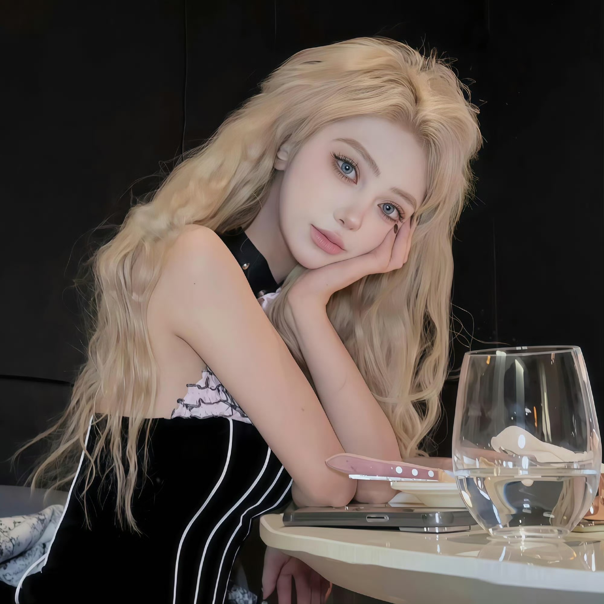 扬中伴游女生晨露的资料