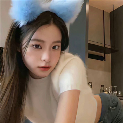 扬中伴游女生苦霞辉