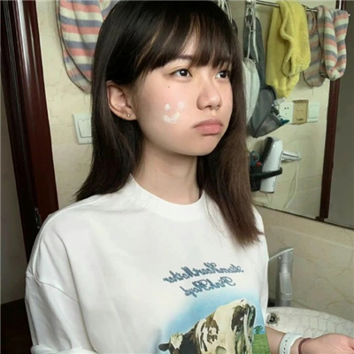 扬中伴游女生邝易云