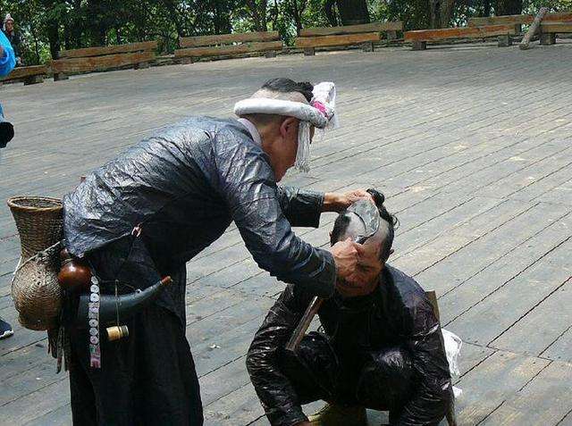 欲带老伴游遍中国(带着老伴去旅游)